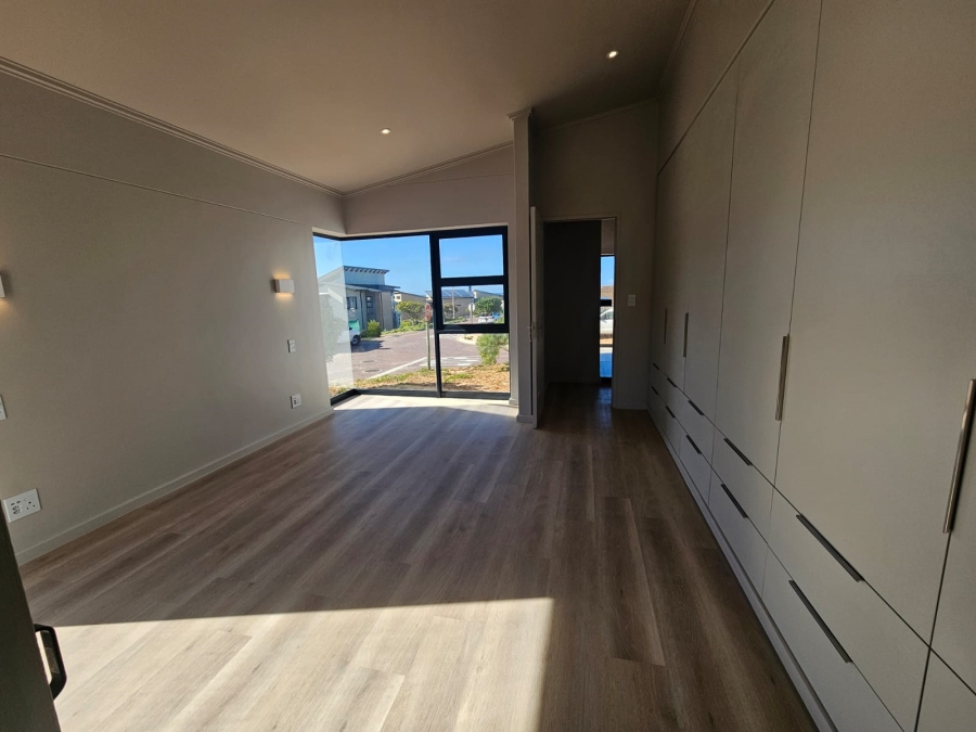 3 Bedroom Property for Sale in Stilbaai Oos Western Cape